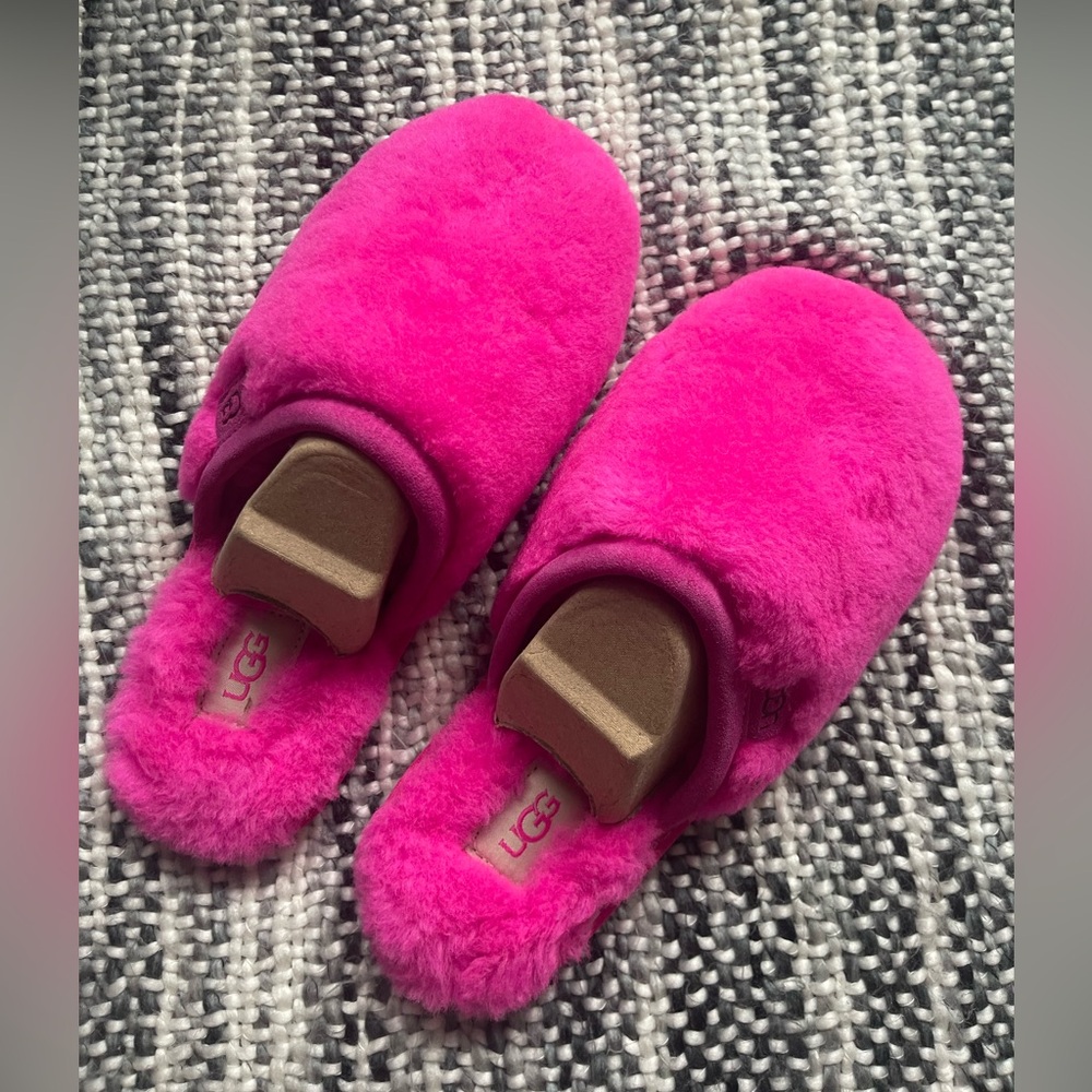 UGG sleepers Fluffette size 8US